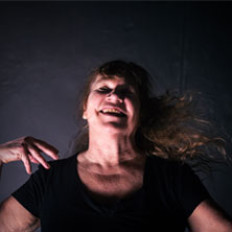 Kahden teoksen ilta: Still Dancing Body ja Vapaa Pudotus image