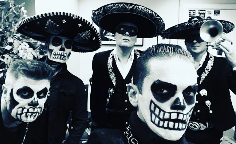 Hola Ghost, Black Magic Six