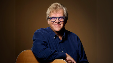 Mikko Alatalo - Maalaispojasta 50 vuotta image