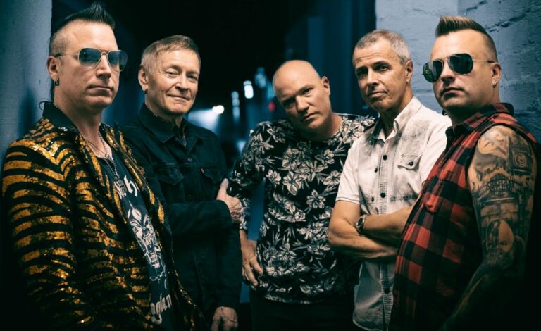 Black Devils feat. Ile Kallio & Janne Louhivuori