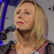 Ieva Akuratere (LV) K-18