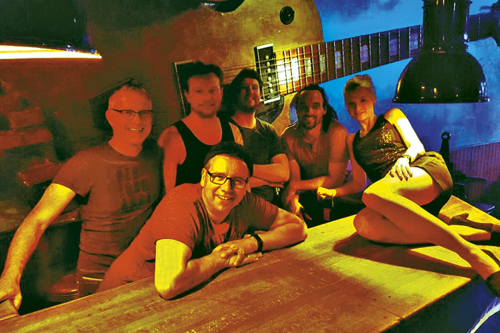 CHIKKENZ - Rock, Funk, Soul