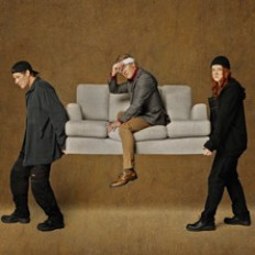 Sohva - työpaikkakomedia ENNAKKO image