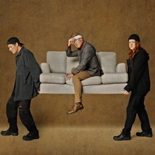 Sohva - työpaikkakomedia ENNAKKO