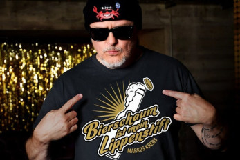 MARKUS KREBS - "Bierschaum ist mein Lippenstift" image