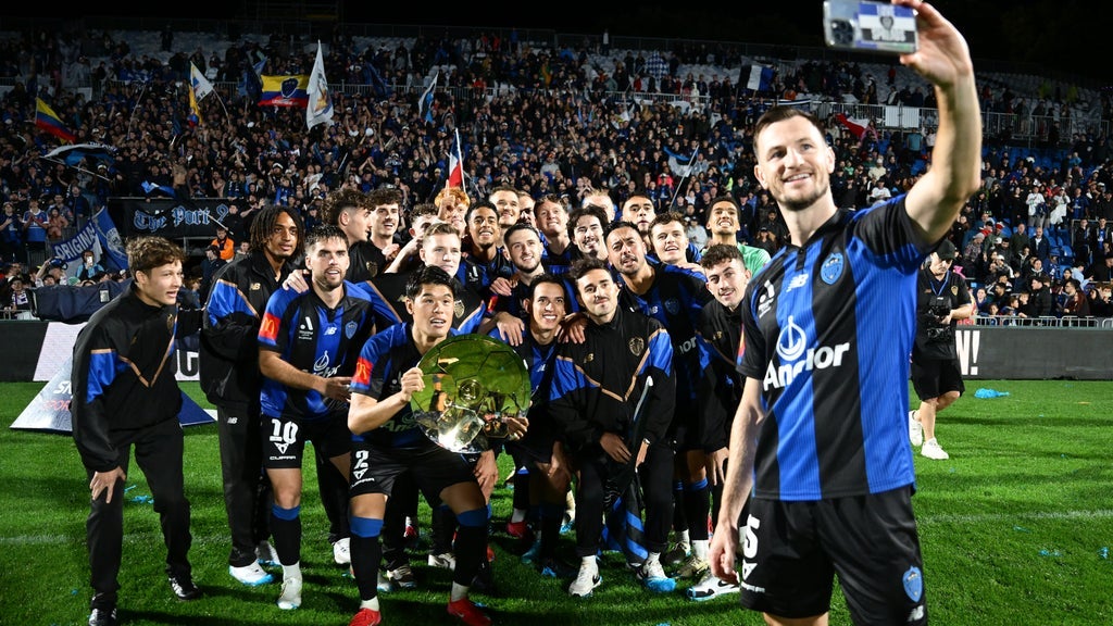 Auckland FC v Wellington Phoenix