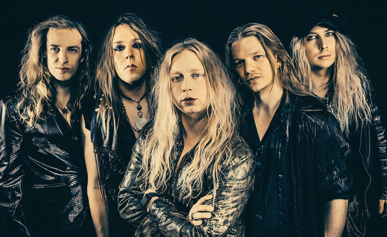 Shiraz Lane, Falling Pyramids