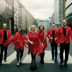 Rajaton sings Bee Gees