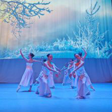 Dance Artin Iloiset Joulushowt