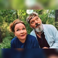 Aina Onnelliset - Musiikkikomedia