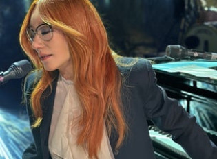 Tori Amos IN TIMES OF DRAGONS