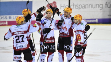 Fischtown Pinguins vs EHC Red Bull München image