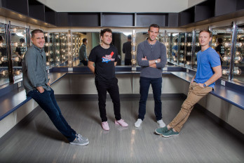 Pod Save America - Hopefully Just Visiting