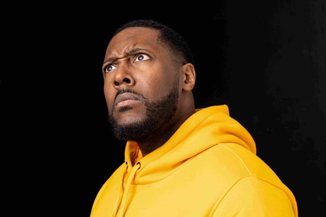 Aurie Styla's Christmas Crack-Up