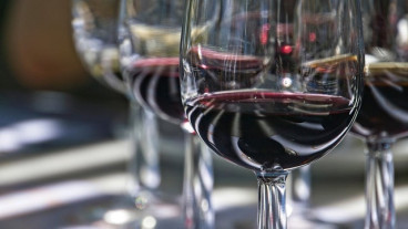 Meilahden Kartanon Taidehalli: Art & Wine-tasting 12.2