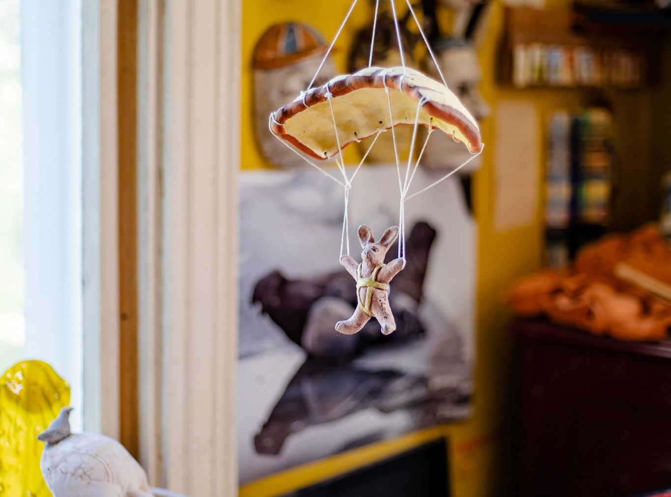 Katsomisen vapautta ja uusia tulkintoja â queer-opastus Teemu Luodon nÃ¤yttelyyn