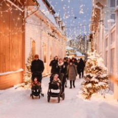 Jouluinen opastus Vanhassa Raumassa image