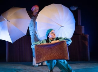 Familjeföreställning - Resväskan