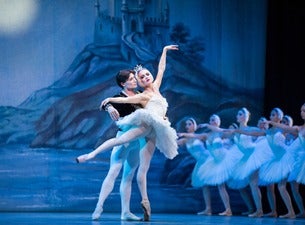 Schwanensee - International Festival Ballet & Festival Orchester