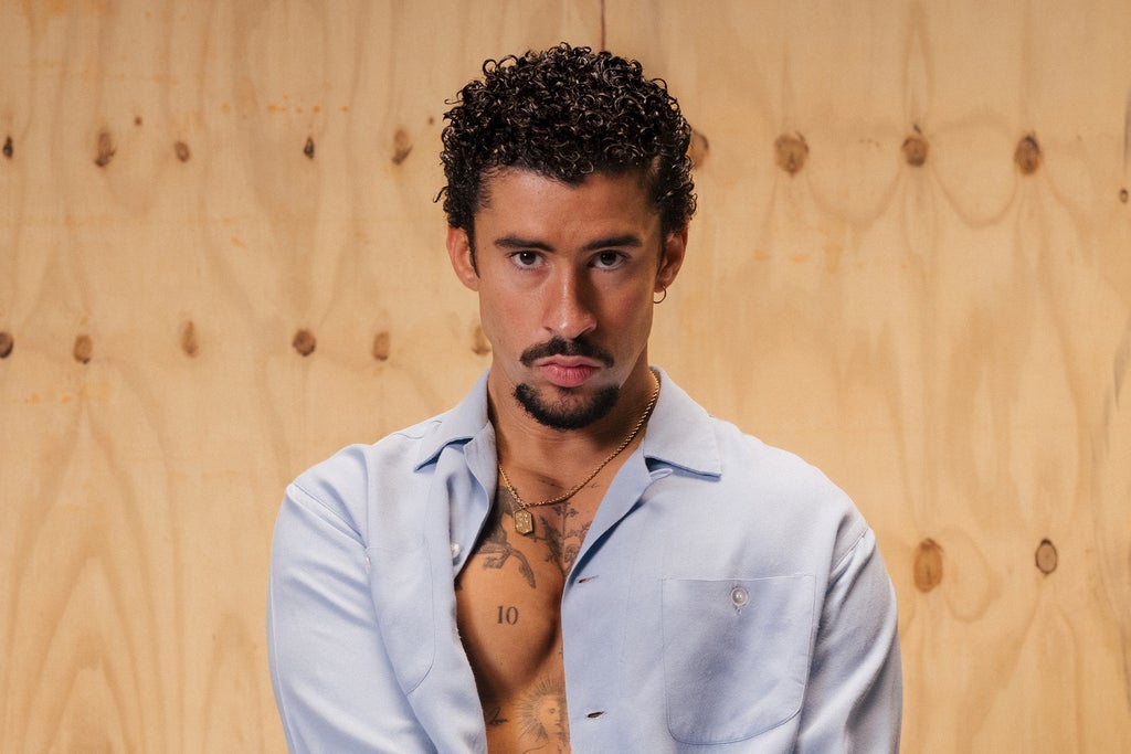 Bad Bunny - DeBÍ TiRAR MáS FOToS World Tour