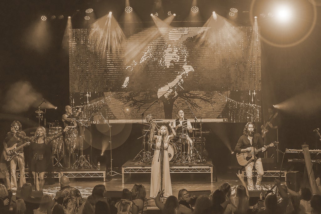 Running In The Shadows of Fleetwood Mac