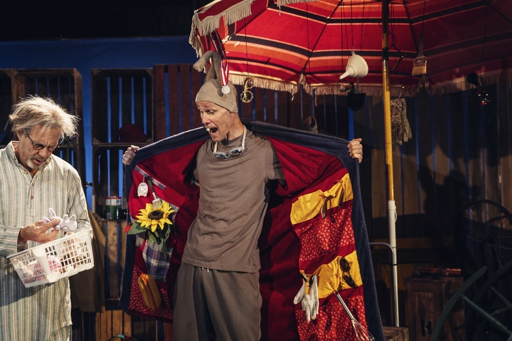 SÖNDAGSSCEN: Hattjakten med Teater Sagohuset