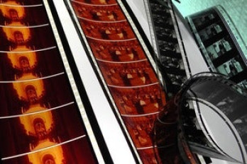 Song Sung Blue (12A)