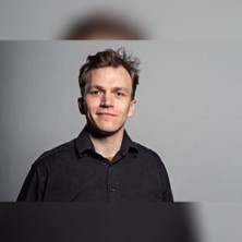 I länstolen: Alfred Backa