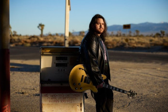 Mammoth - Déplacé Au Théâtre Beanfield