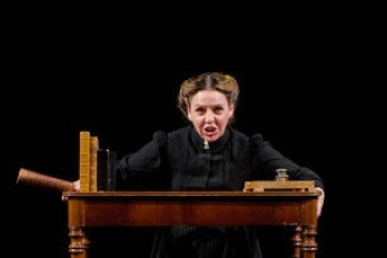 Nanny Palmqvist med Strindbergs intima teater image