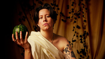 Chloe Petts - Big Naturals