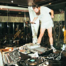 Jytää ja iskelmää K-18