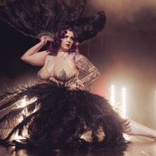 Horror & Tease Burlesque Show K18