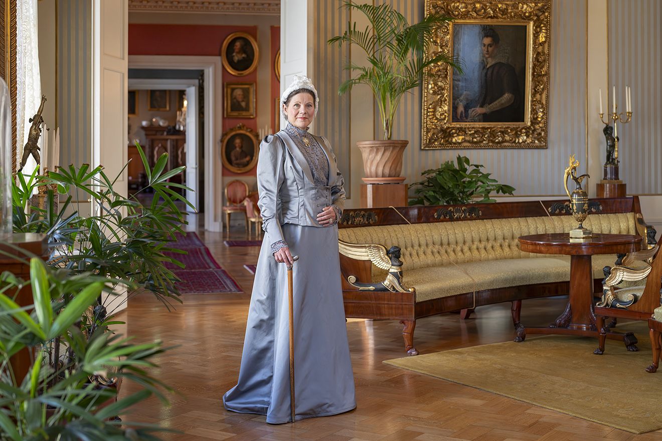 Draamakierros Anna Sinebrychoffin seurassa â Muistojen huoneet