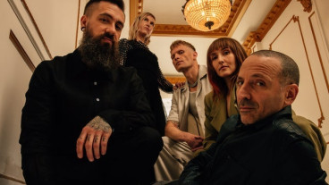 Mother Mother with Beach Bunny & Boy Golden