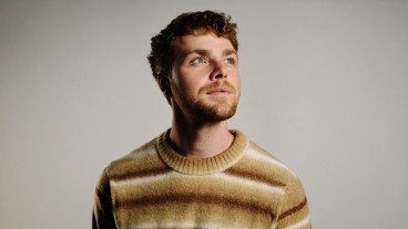 Alex Warren: Finding Family on the Road