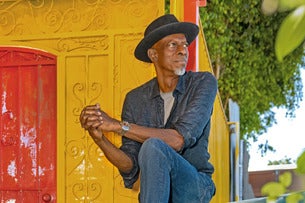 KEB’ MO’