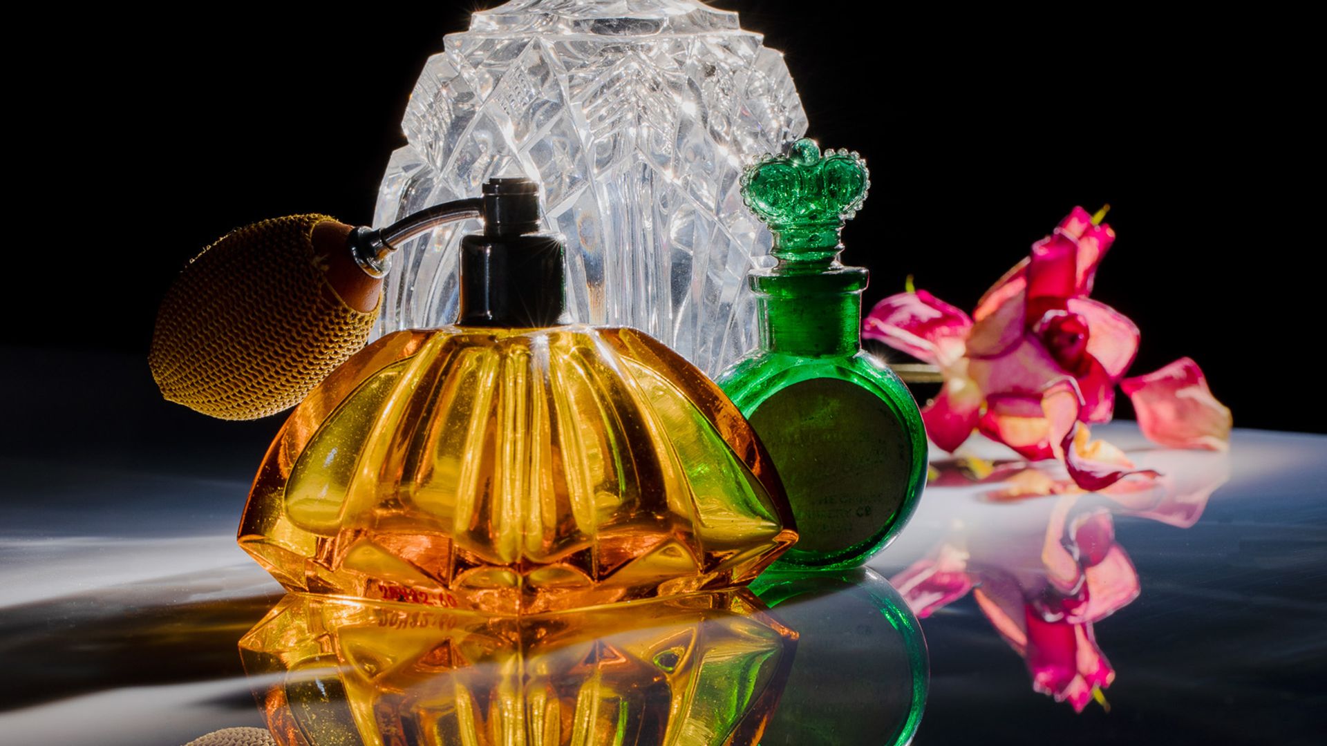 Hurmaavat parfyymit -kurssi