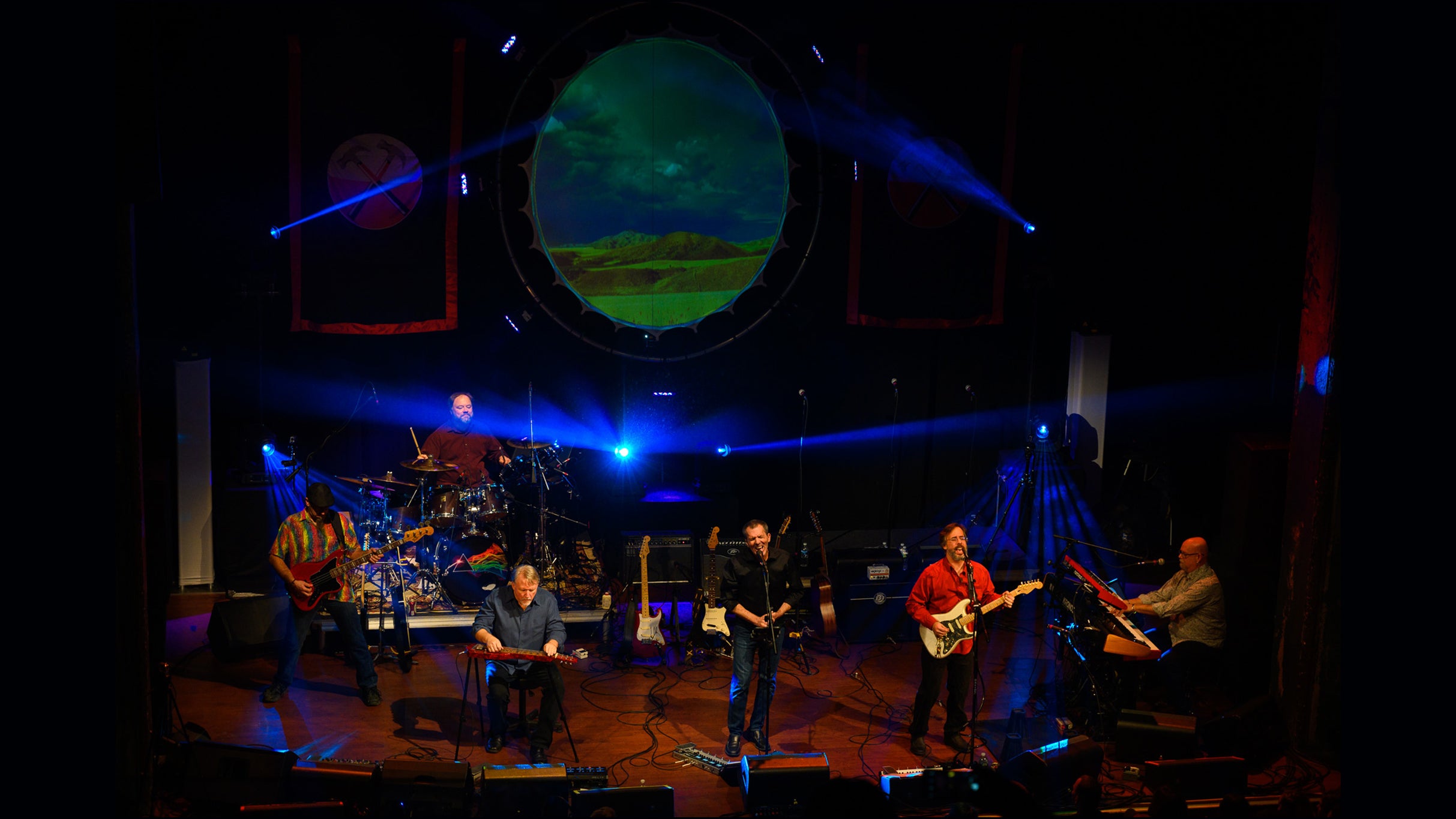 Pink Floyd performed by echoes