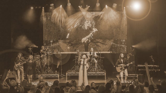 Running In The Shadows of Fleetwood Mac