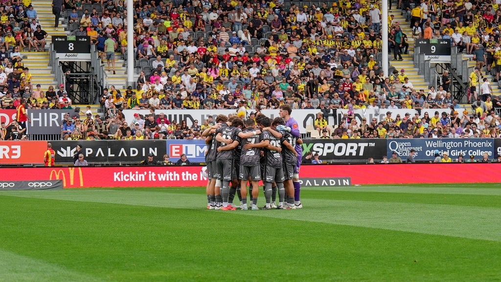 Wellington Phoenix v Western Sydney Wanderers FC
