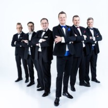 Sinitaivas sekä Mikko Mäkeläinen