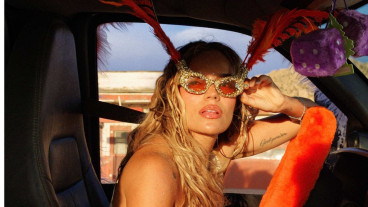 KAROL G - VIAJANDO POR EL MUNDO TROPITOUR