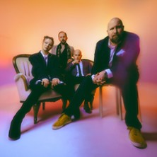LOGOMON AITIOT: RICKY-TICK BIG BAND & JULKINEN SANA