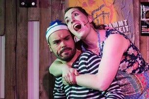 Liebe, Last und Fracht - Theater im Hof