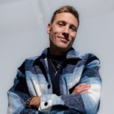 Mikko Vaismaa Stand Up (K18)