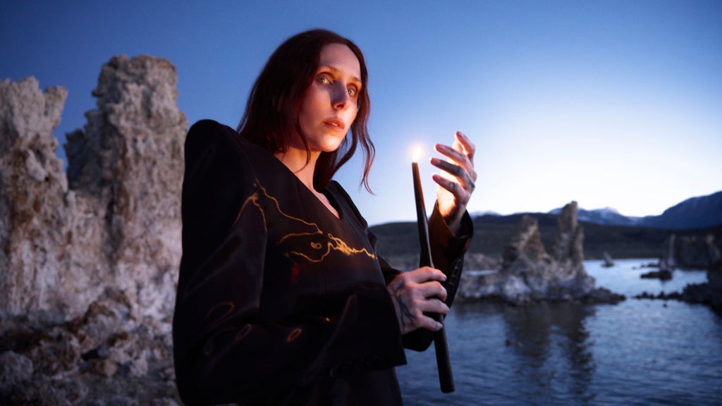 Chelsea Wolfe: THE DARK World Tour