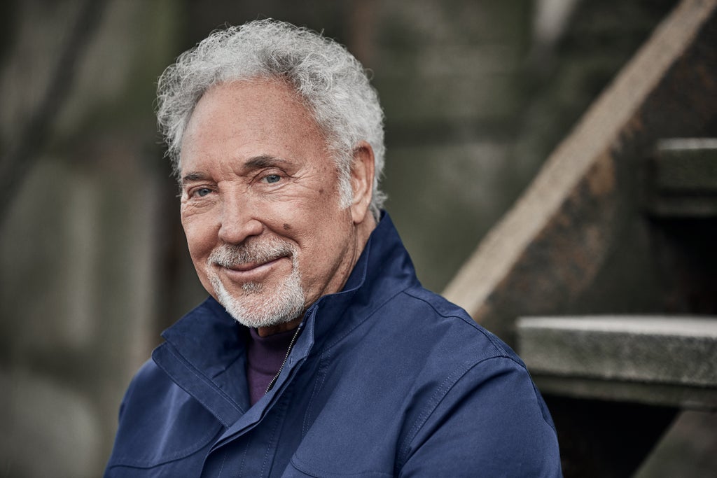 Tom Jones - COME GATHER ROUND 2026