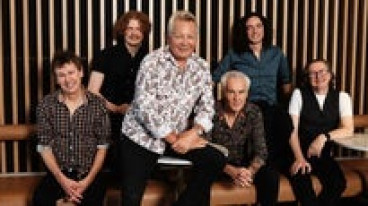 Night at the Parkland - Icehouse