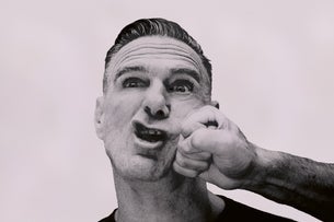 Bryan Adams - Roll With The Punches